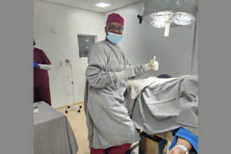 Oluwatosin Tolulope Ajidahun explica como o estresse prolongado e o excesso de cortisol podem afetar diretamente a ovulação.