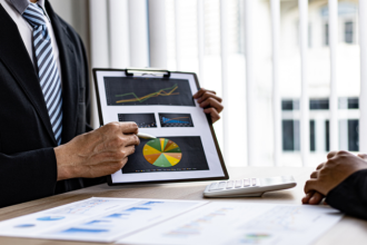 Rodrigo Balassiano analisa como os fundos estruturados oferecem alternativas para reduzir a dependência de crédito bancário.