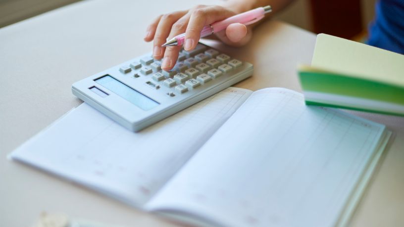 Em 30 dias, transforme sua vida financeira com as dicas certeiras de Teciomar Ábila!