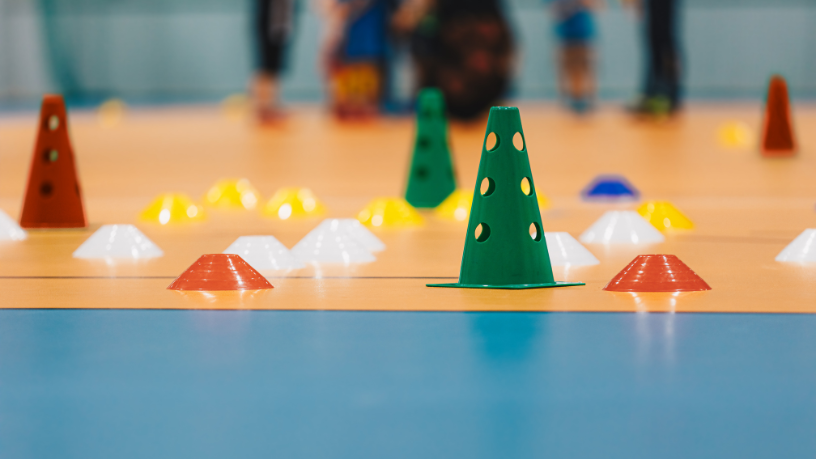 Entenda como o esporte contribui para o desenvolvimento social no ambiente escolar e descubra, com Sergio Bento de Araújo, seu impacto na formação de cidadãos.